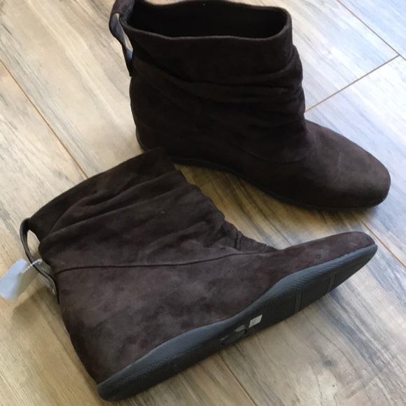 NWOT Me Too suede Houston slouch wedge bootie SZ 9 - Picture 2 of 6